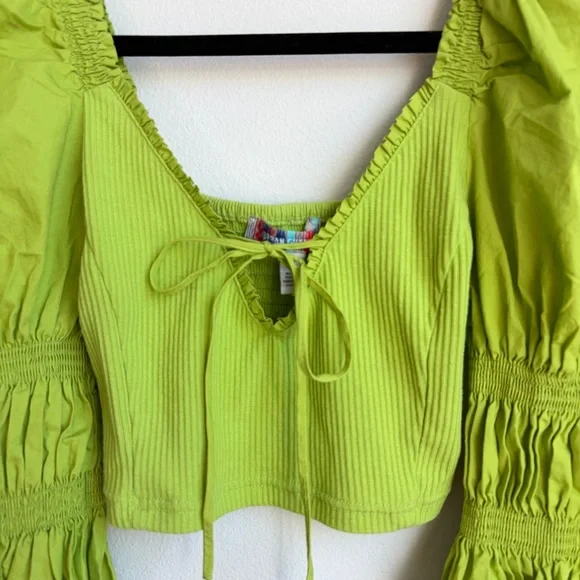 Urban Outfitters Lime Green Puff Sleeve Tie-Front Crop Top - Picture 2 of 4